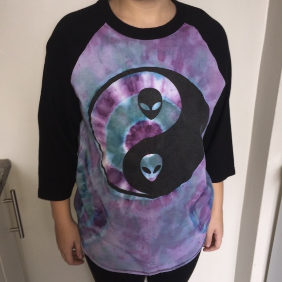 Hand dyed alien yingyang baseball T - Picture 5 of 5